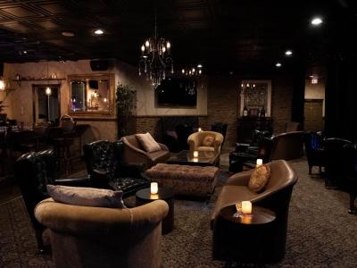 Monroe's Legends Steakhouse - Red Light interior 4
